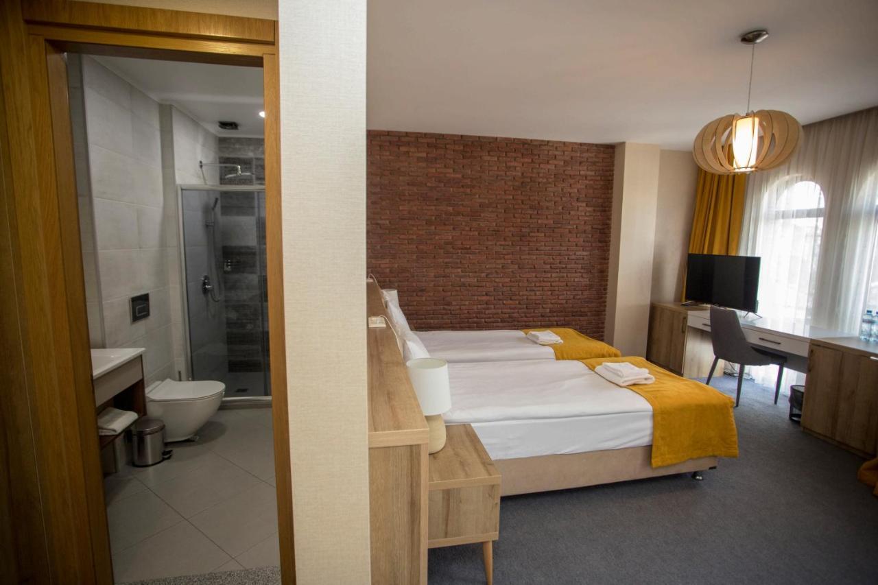 Hotel London Batumi Eksteriør bilde
