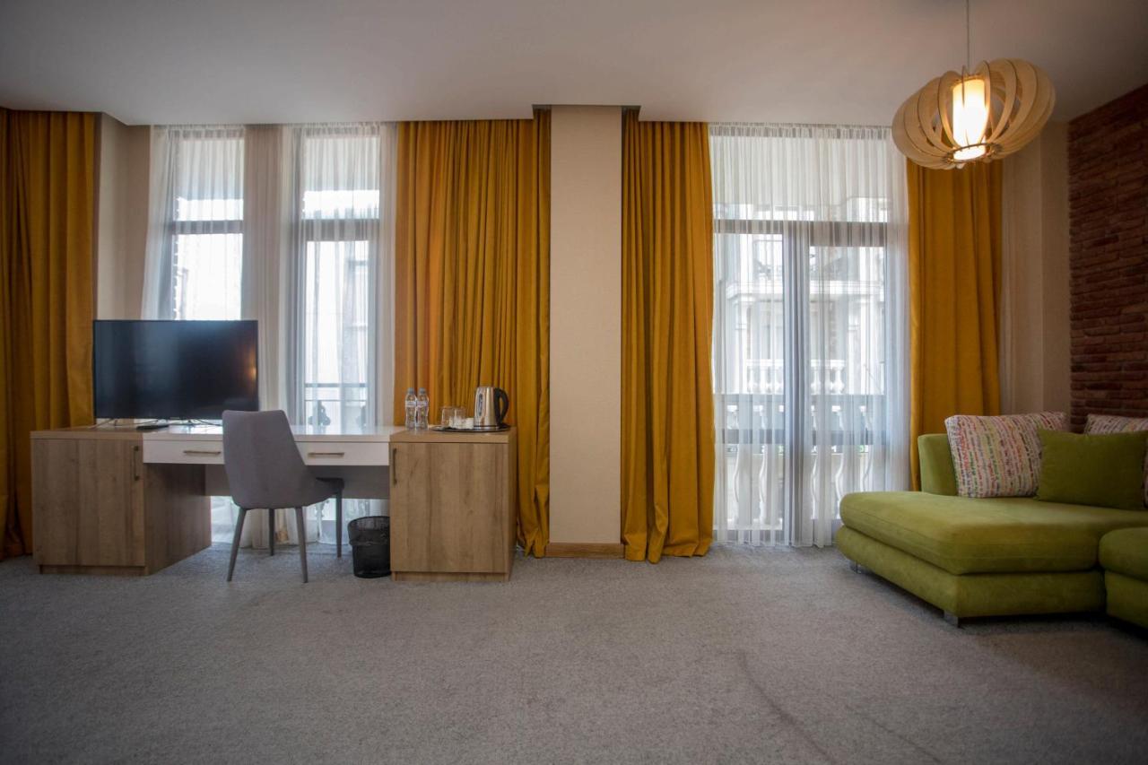 Hotel London Batumi Eksteriør bilde