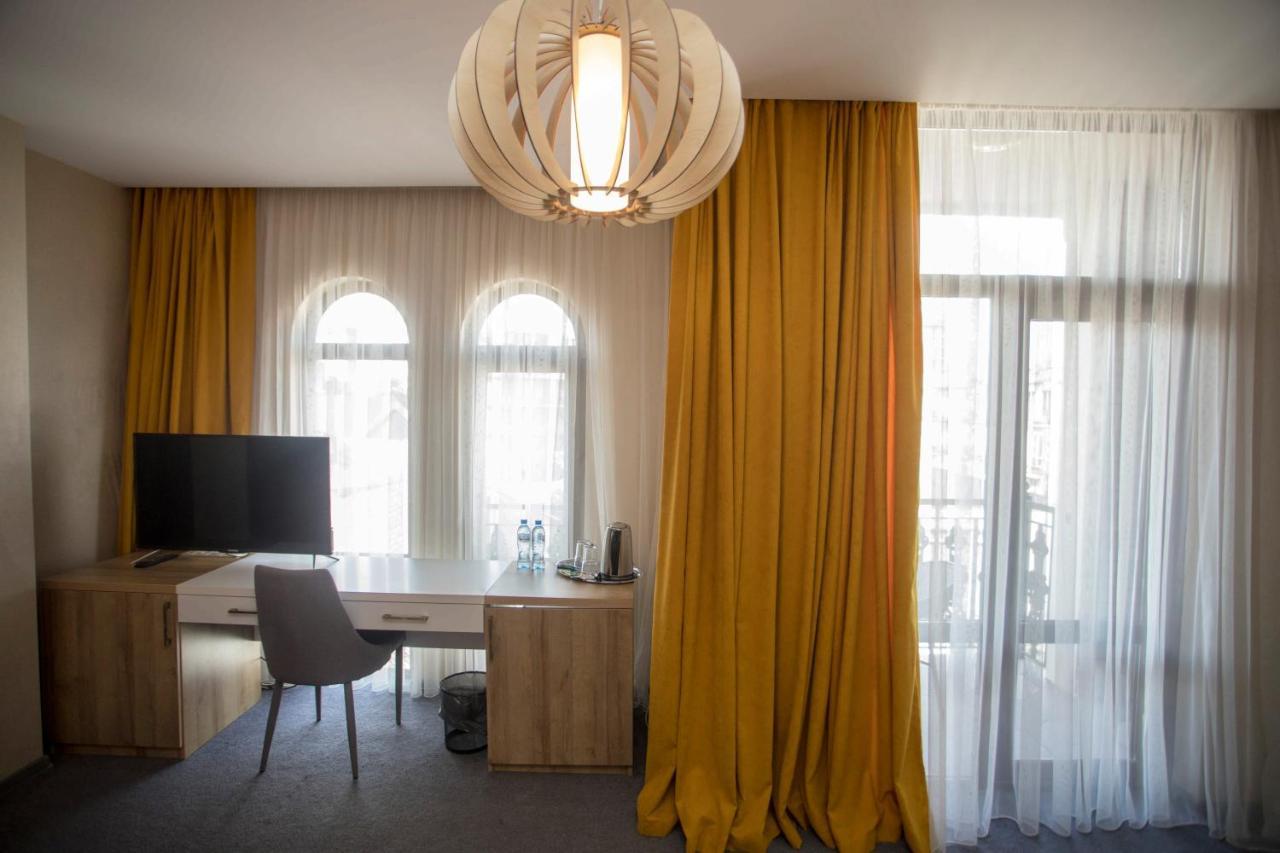 Hotel London Batumi Eksteriør bilde
