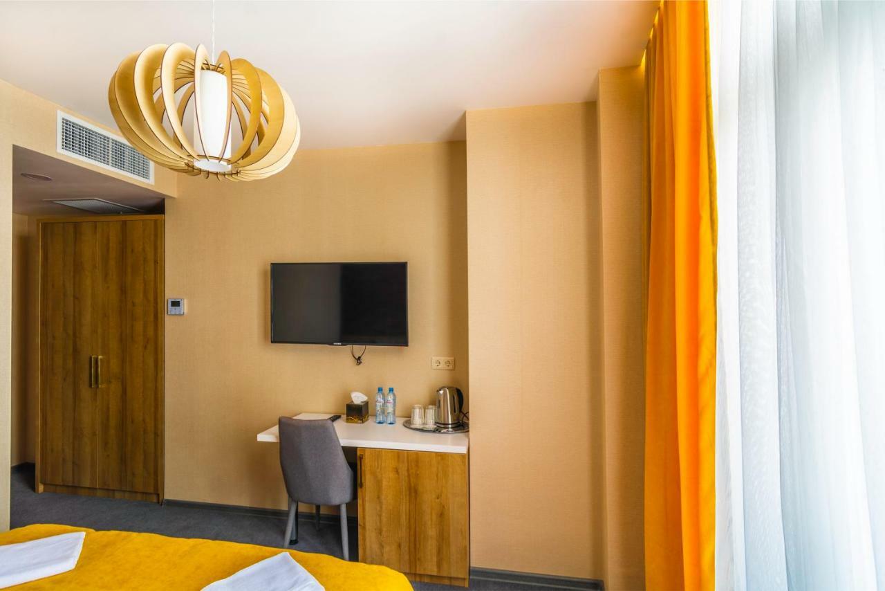 Hotel London Batumi Eksteriør bilde